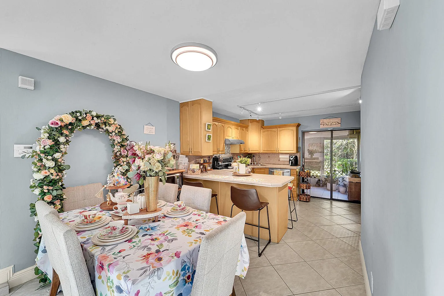 3 bed, 1210 sqft, $2,750 — Photo 1
