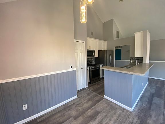 5th image of 23495 Williamsburg Cir