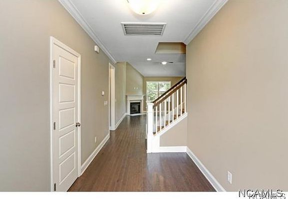3rd image of 1410 Clearwater Dr NE