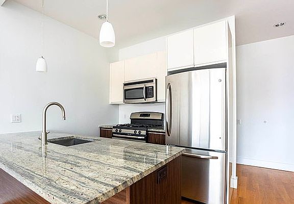 4th image of 836 Bergen St APT 413