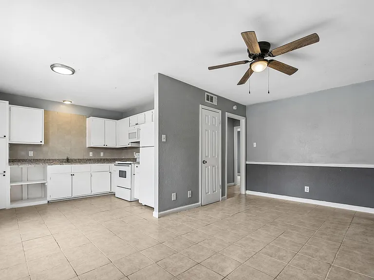 Sunrise Villas — Photo 29