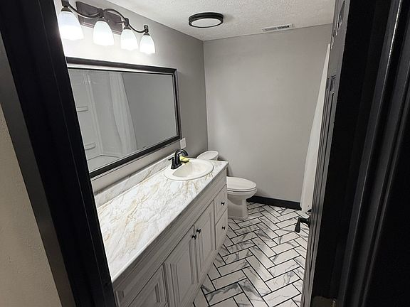 5th image of 5501 W 50th St