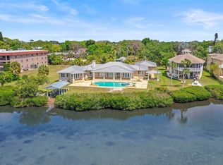 1721 Gulf Rd, Tarpon Springs, FL 34689