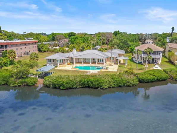 1721 Gulf Rd, Tarpon Springs, FL 34689