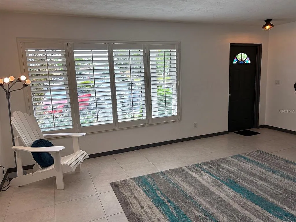 1 bed, 1.0 bath, 825 sqft, $1,450 — Photo 2