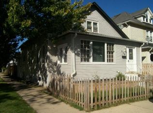 524 Center St, Waukegan, IL 60085