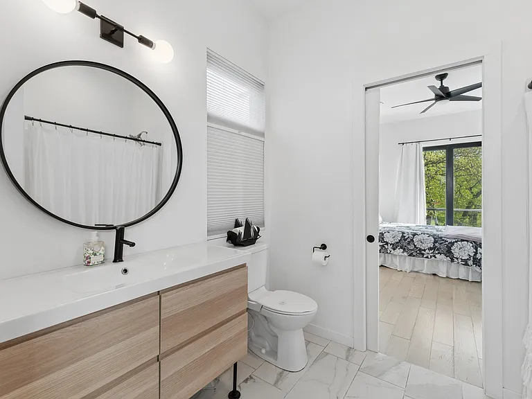 2721 S Lakeview Dr #1 — Photo 32