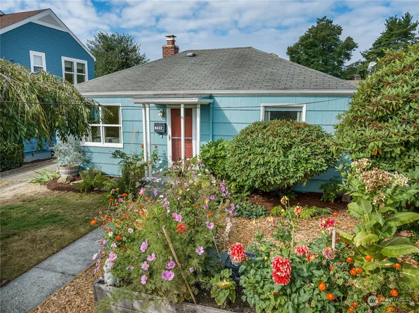 8633 36th Avenue SW, Seattle, WA 98126