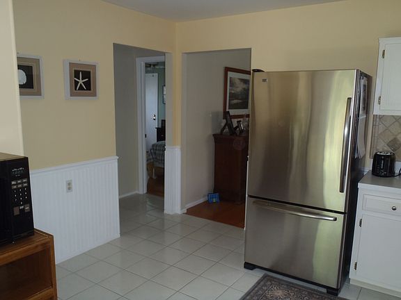5th image of 446 Saint Thomas Dr