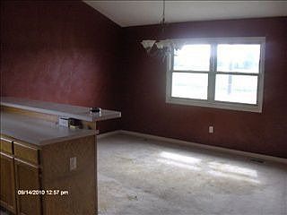 3rd image of 3423 Charlton Dr