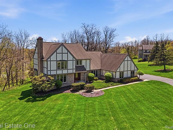 2nd image of 6514 Mountview Ct