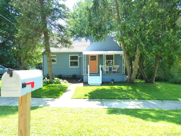 331 W Newport Ave, Pontiac, MI 48340