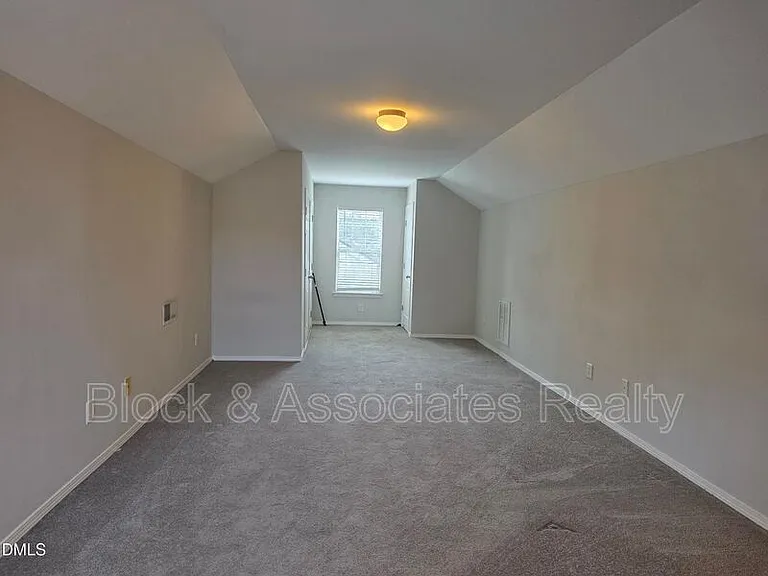 8208 Stone Cellar Dr — Photo 6