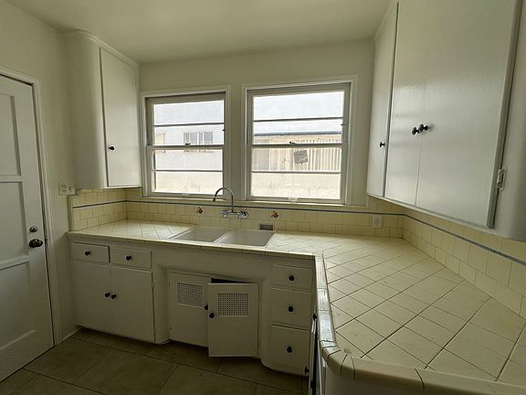 5th image of 8837 Alcott St #5