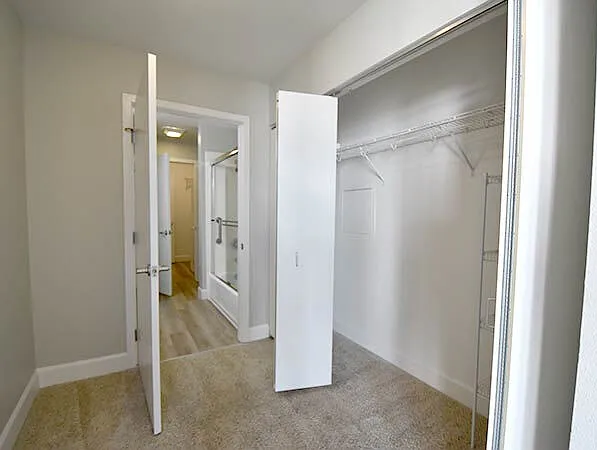 33 South Third — Photo 11