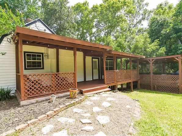 2545 Benton Dr, Brenham, TX 77833