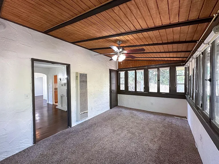 393 N Baldwin Ave — Photo 13