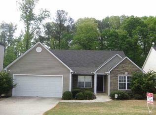 250 Lake Valley Dr, Loganville, GA 30052