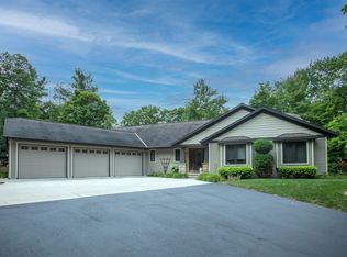 13914 Circle Dr, Mishicot, WI 54228