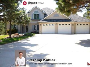 8111 Coneflower Ct, Rapid City, SD 57702