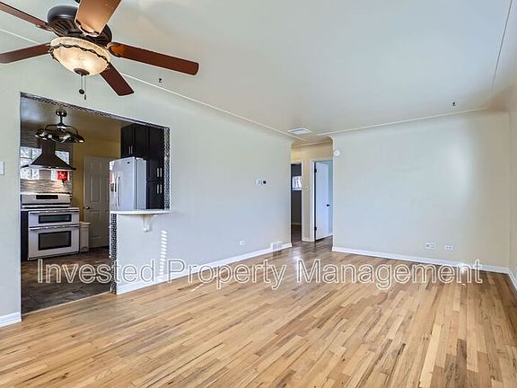 3rd image of 3267 Ivanhoe St