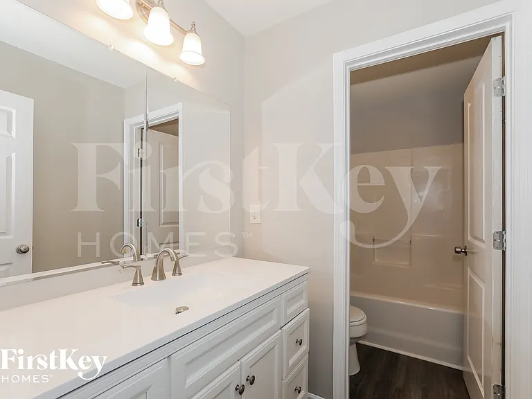 2127 Mitford Ct — Photo 8