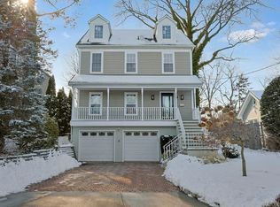 38 Weeks Pl, New Rochelle, NY 10801