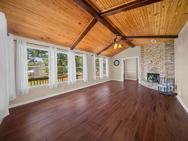 203 Farmer Dr — Photo 12