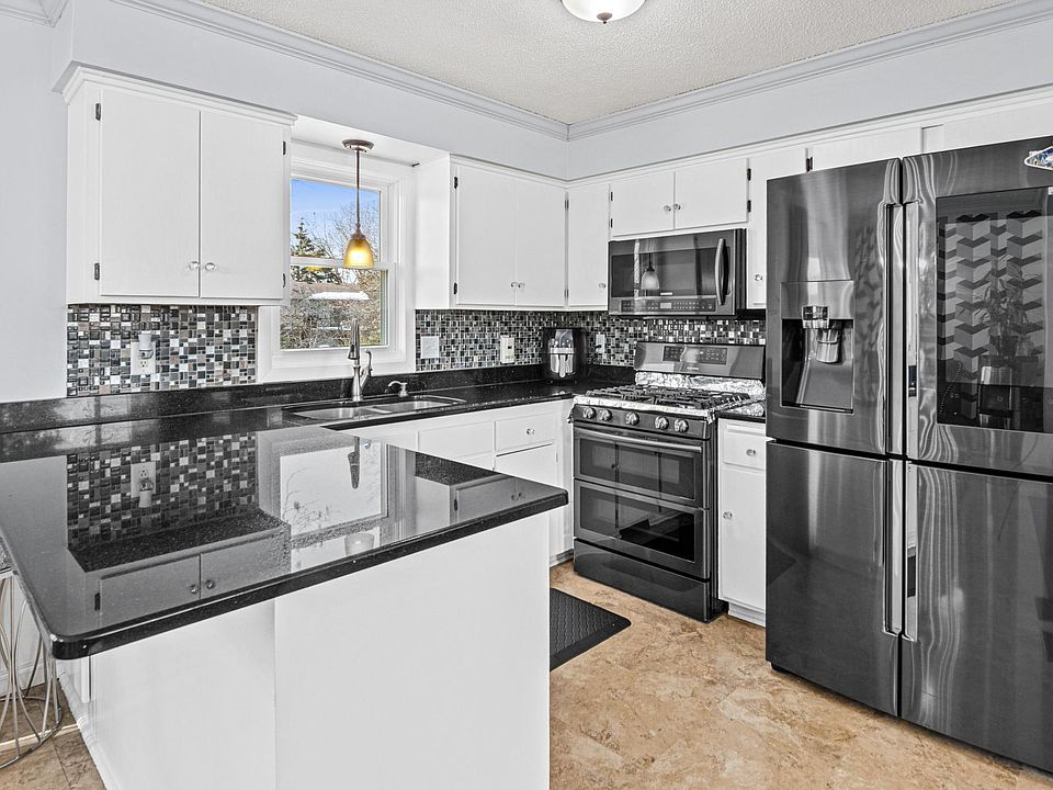 1st image of 8647 N Zinnia Way
