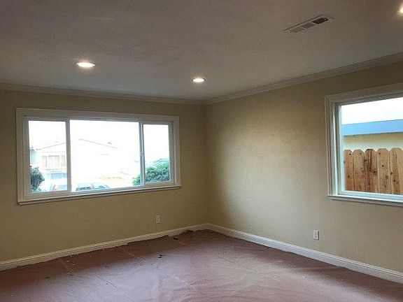 2nd image of 3425 Oakmont Dr
