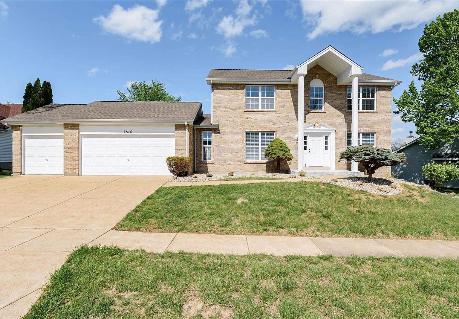 1816 Chateau Du Mont Dr, Florissant, MO 63031 Zillow