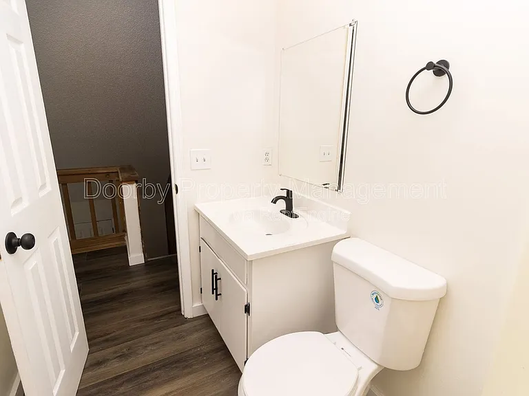 1118 McBrien Rd #B — Photo 9