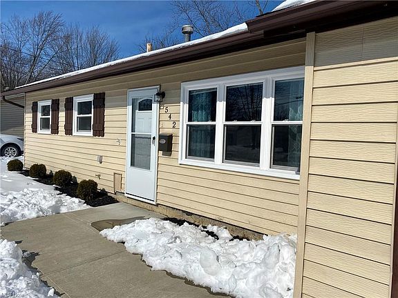 2nd image of 542 Stanford Ave