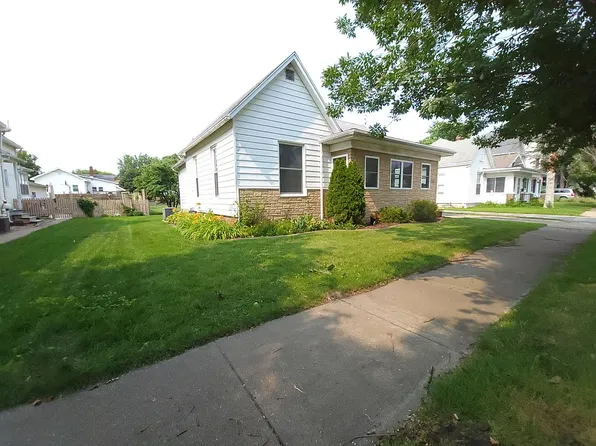 519 W Main St, Clinton, IL 61727