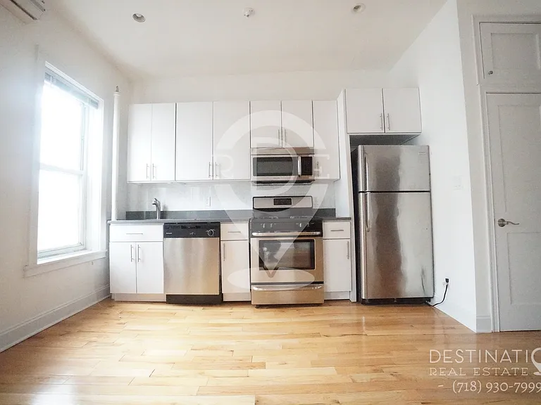 257 Kingston Ave #3R — Photo 5