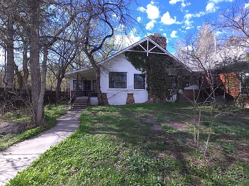 740 University Ave Photo 1