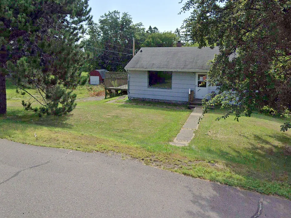 2302 Hillcrest Dr