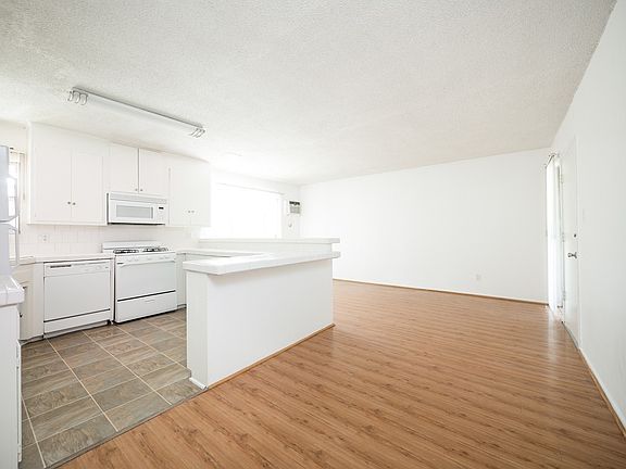 5th image of 6566 Fountain Ave #4703