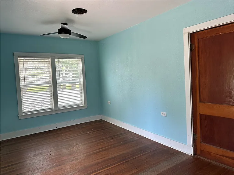 1005 E Fulton St — Photo 18