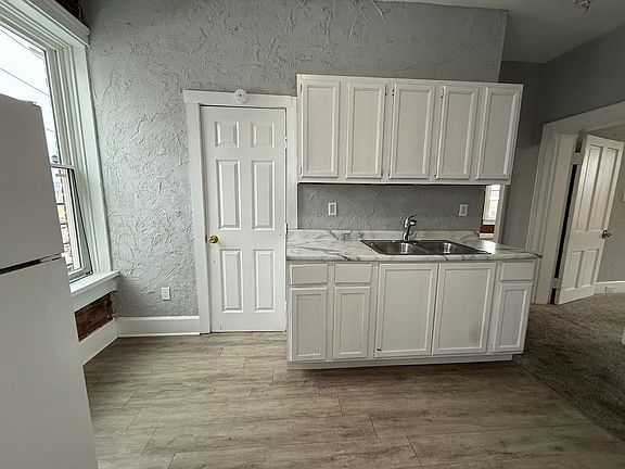4th image of 939 State Ave #3B