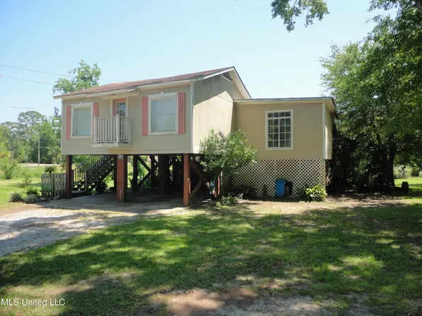 1922 Parsley Ave, Pascagoula, MS 39567