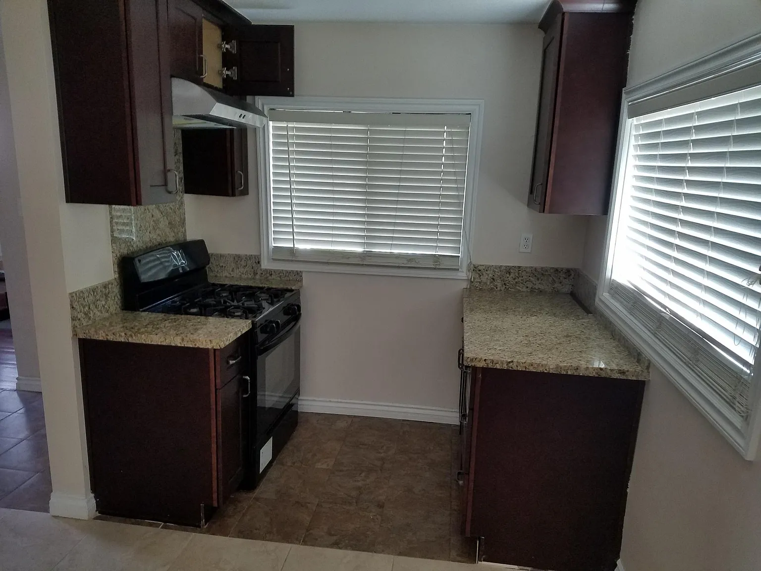 14565 Blaine Ave — Photo 4