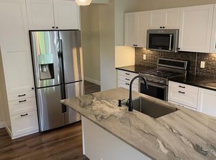 3700 Livingston Ave, Wayzata, MN 55391