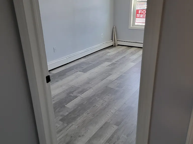 160 Easton Ave #B — Photo 3