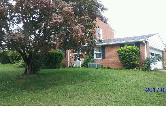 3rd image of 802 Lincoln Dr