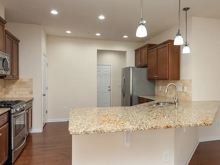 114B Clarendon St — Photo 7