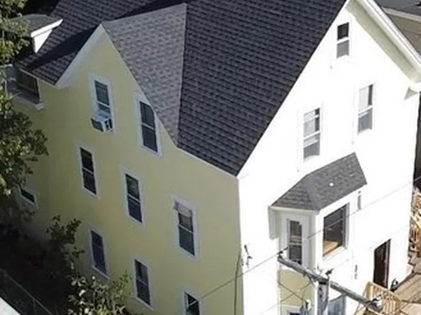 14 Greenwood St, Gardner, MA 01440