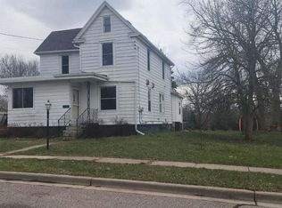 201 Draper St, North Freedom, WI 53951