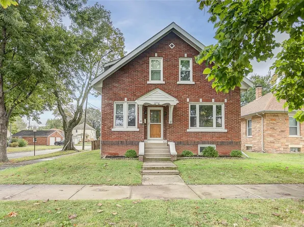 1901 Cypress St, Highland, IL 62249