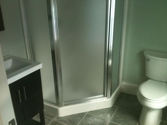 Stand up shower in bathroom on 2nd; full bathtub and shower on 1st floor.